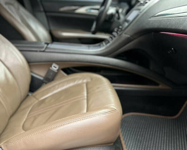 Черный Линкольн МКЗ, объемом двигателя 2 л и пробегом 209 тыс. км за 10000 $, фото 19 на Automoto.ua