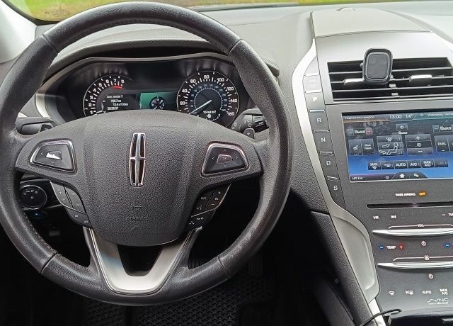 Черный Линкольн МКЗ, объемом двигателя 2 л и пробегом 162 тыс. км за 11000 $, фото 16 на Automoto.ua