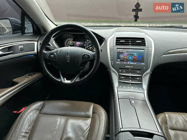 Черный Линкольн МКЗ, объемом двигателя 2 л и пробегом 209 тыс. км за 10000 $, фото 29 на Automoto.ua