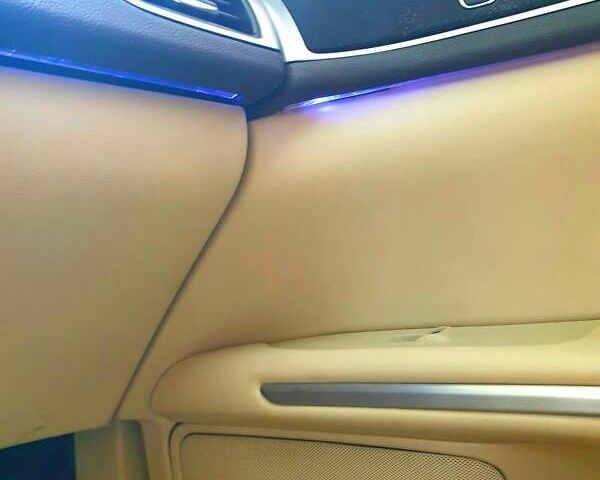 Чорний Лінкольн MKZ, об'ємом двигуна 2 л та пробігом 250 тис. км за 12000 $, фото 14 на Automoto.ua