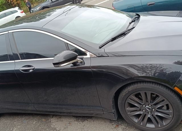 Черный Линкольн МКЗ, объемом двигателя 2 л и пробегом 162 тыс. км за 11000 $, фото 4 на Automoto.ua