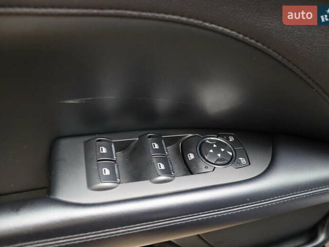 Черный Линкольн МКЗ, объемом двигателя 2 л и пробегом 152 тыс. км за 14900 $, фото 11 на Automoto.ua