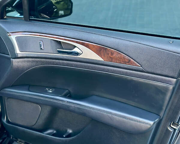Чорний Лінкольн MKZ, об'ємом двигуна 2 л та пробігом 129 тис. км за 14000 $, фото 35 на Automoto.ua