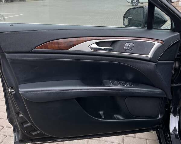 Черный Линкольн МКЗ, объемом двигателя 2 л и пробегом 190 тыс. км за 13500 $, фото 25 на Automoto.ua