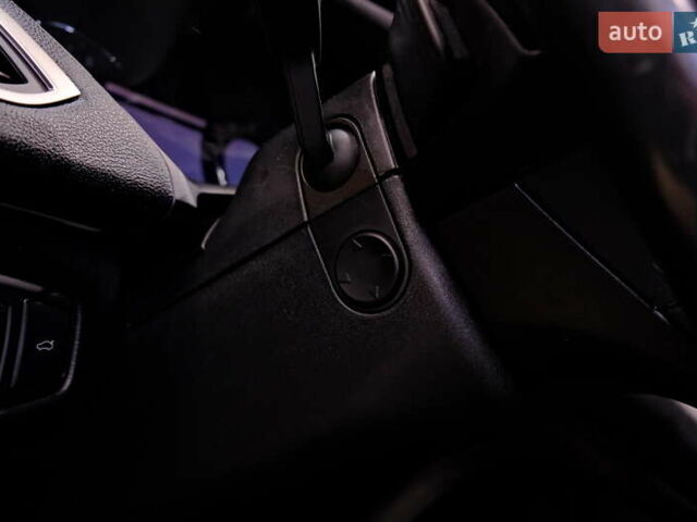 Черный Линкольн МКЗ, объемом двигателя 3 л и пробегом 144 тыс. км за 13900 $, фото 24 на Automoto.ua