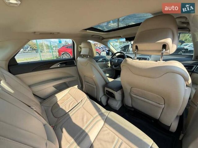 Чорний Лінкольн MKZ, об'ємом двигуна 2 л та пробігом 125 тис. км за 10200 $, фото 16 на Automoto.ua