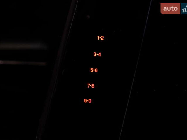 Черный Линкольн МКЗ, объемом двигателя 3 л и пробегом 144 тыс. км за 13900 $, фото 17 на Automoto.ua