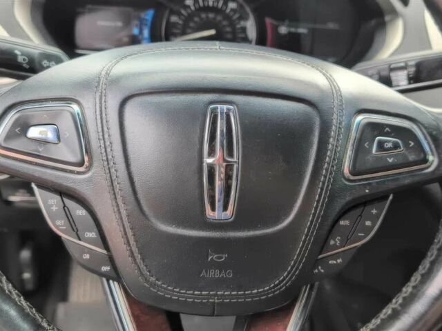 Черный Линкольн МКЗ, объемом двигателя 2 л и пробегом 53 тыс. км за 10000 $, фото 9 на Automoto.ua