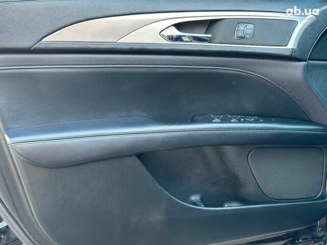 Чорний Лінкольн MKZ, об'ємом двигуна 2 л та пробігом 90 тис. км за 14990 $, фото 10 на Automoto.ua