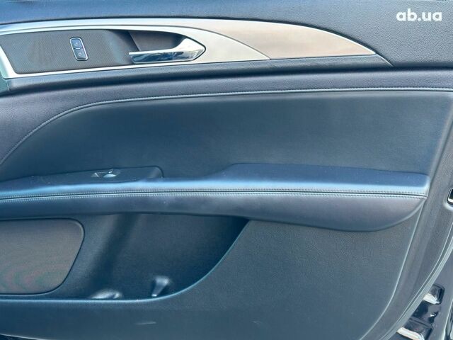 Чорний Лінкольн MKZ, об'ємом двигуна 2 л та пробігом 90 тис. км за 14990 $, фото 22 на Automoto.ua