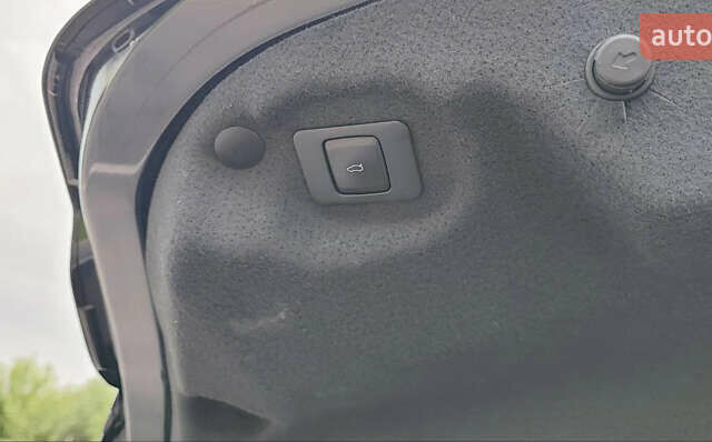 Чорний Лінкольн MKZ, об'ємом двигуна 2 л та пробігом 80 тис. км за 19500 $, фото 36 на Automoto.ua