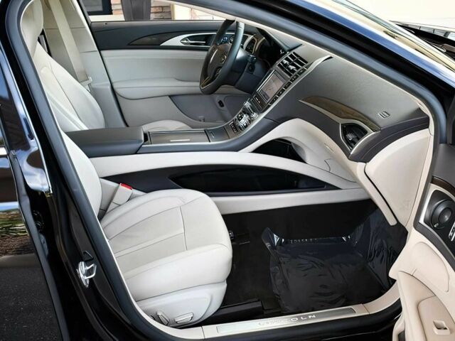 Чорний Лінкольн MKZ, об'ємом двигуна 2 л та пробігом 41 тис. км за 10100 $, фото 8 на Automoto.ua