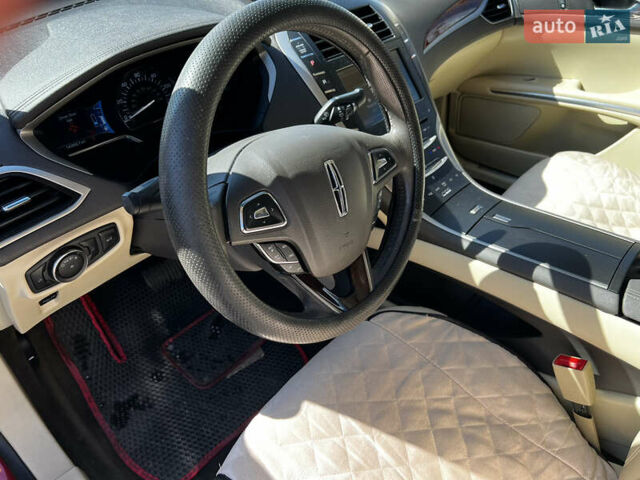 Красный Линкольн МКЗ, объемом двигателя 2 л и пробегом 147 тыс. км за 13300 $, фото 7 на Automoto.ua