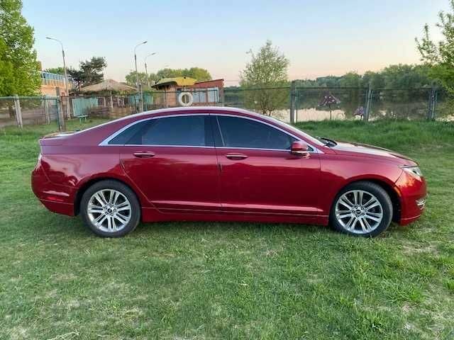 Красный Линкольн МКЗ, объемом двигателя 2 л и пробегом 256 тыс. км за 11500 $, фото 2 на Automoto.ua