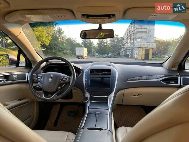 Червоний Лінкольн MKZ, об'ємом двигуна 2 л та пробігом 263 тис. км за 9000 $, фото 5 на Automoto.ua