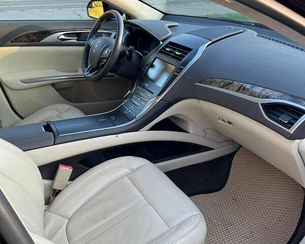 Червоний Лінкольн MKZ, об'ємом двигуна 2 л та пробігом 263 тис. км за 9000 $, фото 3 на Automoto.ua