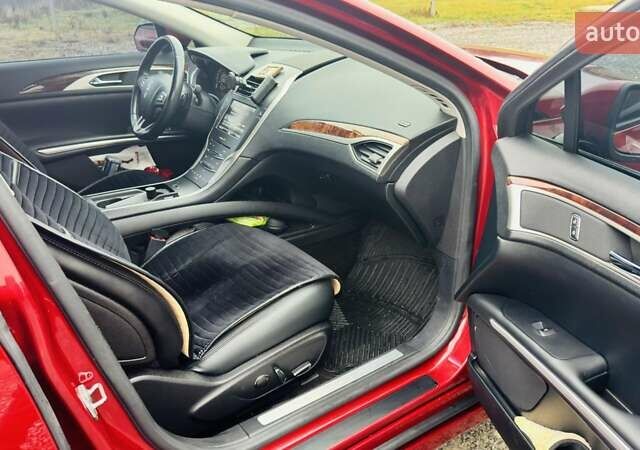 Красный Линкольн МКЗ, объемом двигателя 2 л и пробегом 141 тыс. км за 12500 $, фото 10 на Automoto.ua