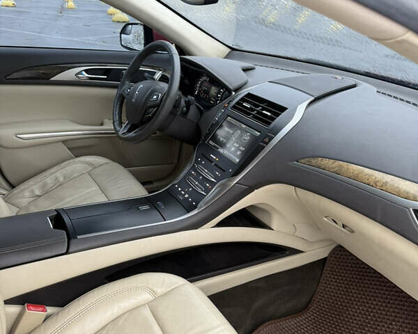 Червоний Лінкольн MKZ, об'ємом двигуна 2 л та пробігом 118 тис. км за 9999 $, фото 4 на Automoto.ua