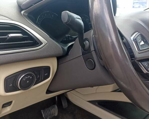 Красный Линкольн МКЗ, объемом двигателя 2 л и пробегом 128 тыс. км за 9300 $, фото 18 на Automoto.ua
