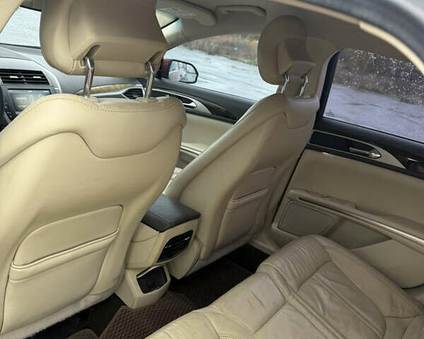 Червоний Лінкольн MKZ, об'ємом двигуна 2 л та пробігом 118 тис. км за 9999 $, фото 8 на Automoto.ua