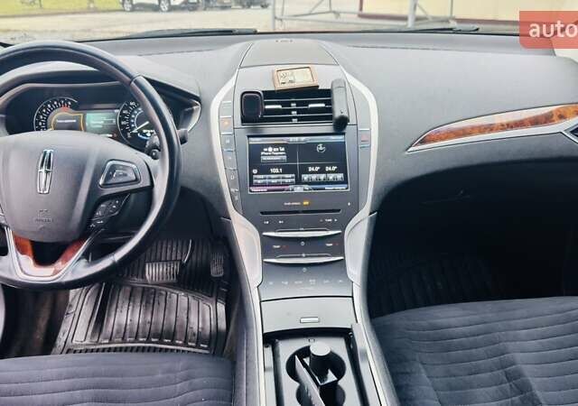 Красный Линкольн МКЗ, объемом двигателя 2 л и пробегом 141 тыс. км за 12500 $, фото 14 на Automoto.ua