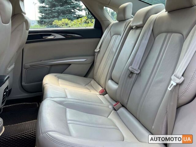 Красный Линкольн МКЗ, объемом двигателя 2 л и пробегом 71 тыс. км за 16990 $, фото 9 на Automoto.ua