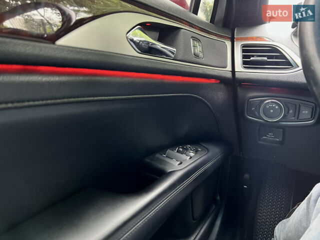 Червоний Лінкольн MKZ, об'ємом двигуна 2 л та пробігом 147 тис. км за 14200 $, фото 9 на Automoto.ua