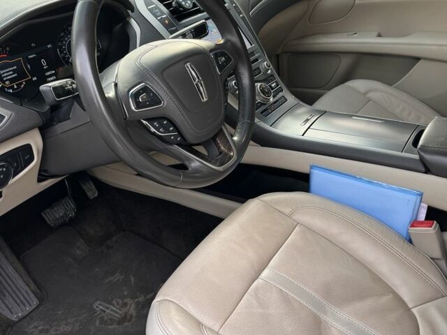 Красный Линкольн МКЗ, объемом двигателя 2 л и пробегом 115 тыс. км за 12900 $, фото 7 на Automoto.ua