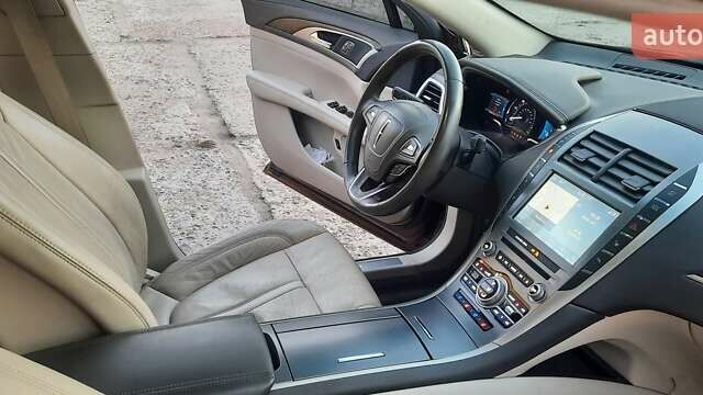 Красный Линкольн МКЗ, объемом двигателя 2 л и пробегом 116 тыс. км за 24789 $, фото 9 на Automoto.ua