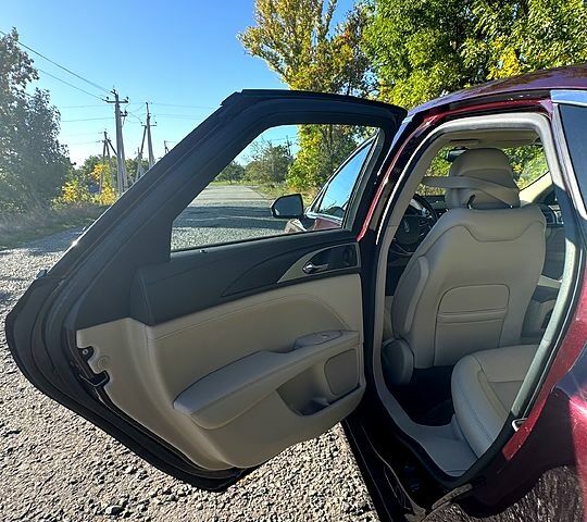 Червоний Лінкольн MKZ, об'ємом двигуна 2 л та пробігом 148 тис. км за 19700 $, фото 7 на Automoto.ua