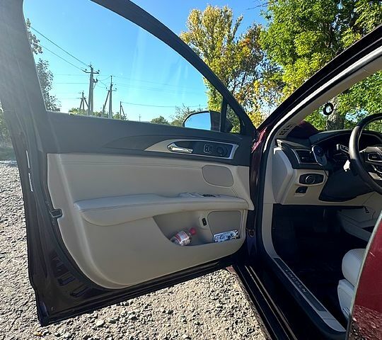 Червоний Лінкольн MKZ, об'ємом двигуна 2 л та пробігом 148 тис. км за 19700 $, фото 6 на Automoto.ua