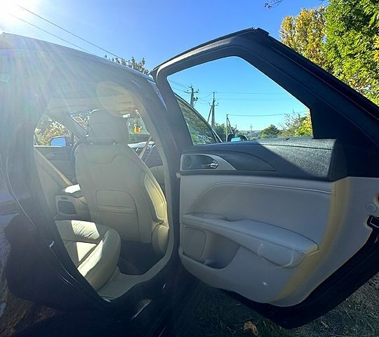 Червоний Лінкольн MKZ, об'ємом двигуна 2 л та пробігом 148 тис. км за 19700 $, фото 2 на Automoto.ua