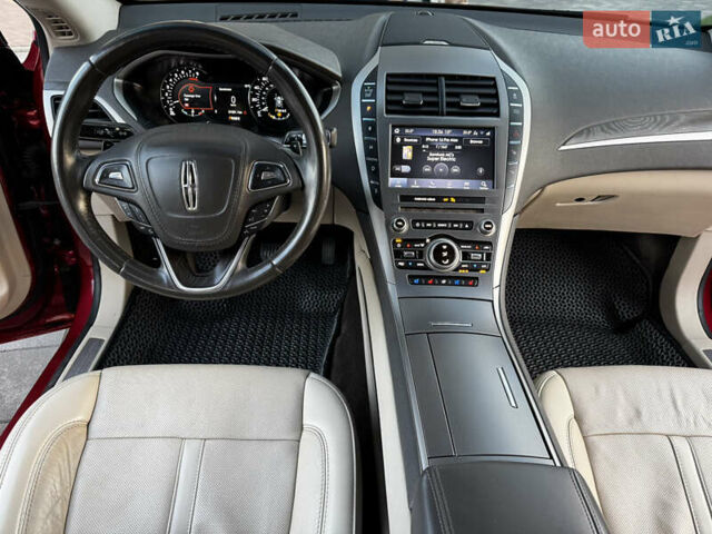 Красный Линкольн МКЗ, объемом двигателя 2 л и пробегом 61 тыс. км за 17900 $, фото 30 на Automoto.ua
