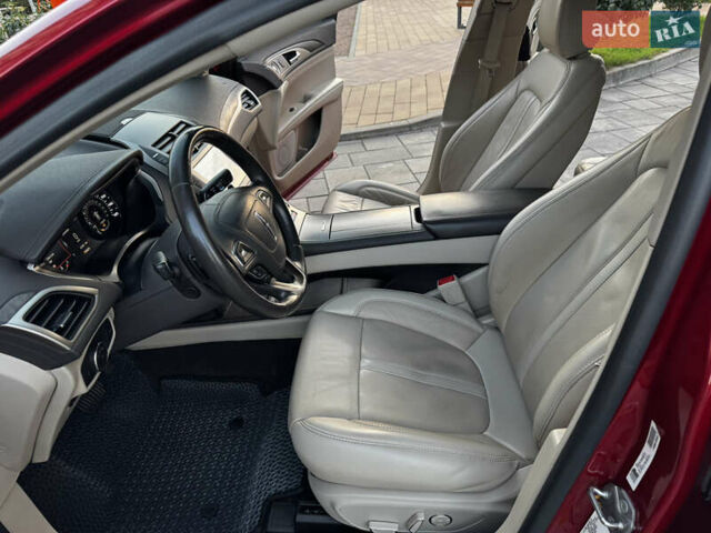 Красный Линкольн МКЗ, объемом двигателя 2 л и пробегом 61 тыс. км за 18900 $, фото 18 на Automoto.ua