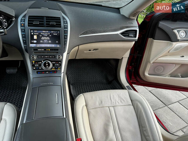Красный Линкольн МКЗ, объемом двигателя 2 л и пробегом 61 тыс. км за 18900 $, фото 28 на Automoto.ua