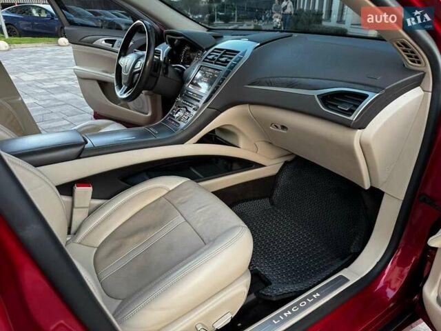 Красный Линкольн МКЗ, объемом двигателя 2 л и пробегом 62 тыс. км за 19900 $, фото 24 на Automoto.ua