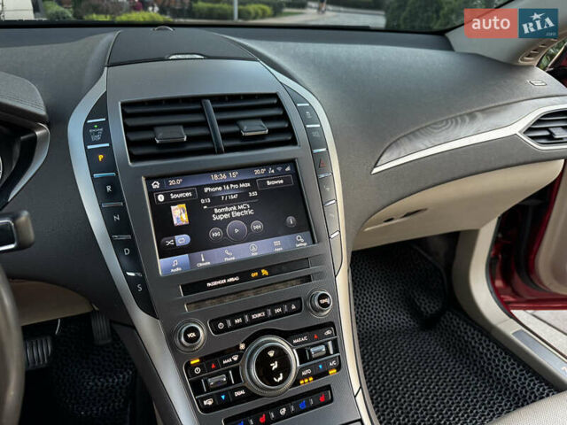 Красный Линкольн МКЗ, объемом двигателя 2 л и пробегом 61 тыс. км за 17900 $, фото 32 на Automoto.ua