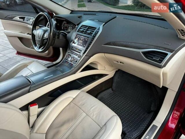 Красный Линкольн МКЗ, объемом двигателя 2 л и пробегом 62 тыс. км за 19900 $, фото 25 на Automoto.ua