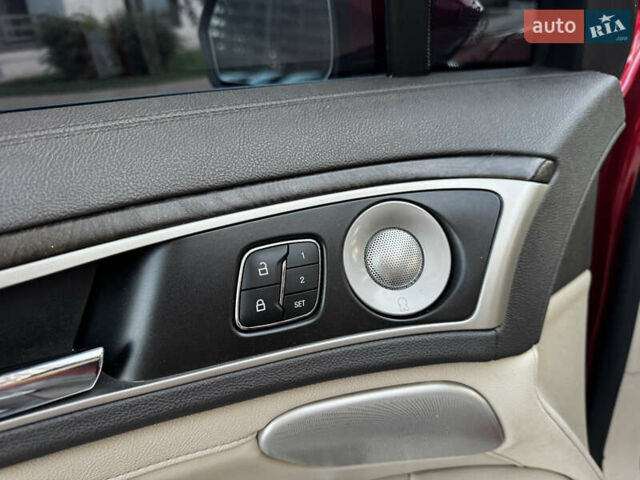 Красный Линкольн МКЗ, объемом двигателя 2 л и пробегом 61 тыс. км за 17900 $, фото 15 на Automoto.ua