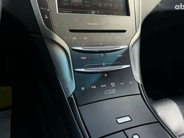 Линкольн МКЗ, объемом двигателя 0 л и пробегом 180 тыс. км за 12500 $, фото 18 на Automoto.ua