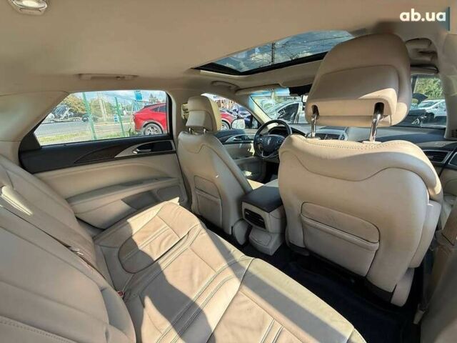 Линкольн МКЗ, объемом двигателя 2 л и пробегом 125 тыс. км за 10200 $, фото 16 на Automoto.ua