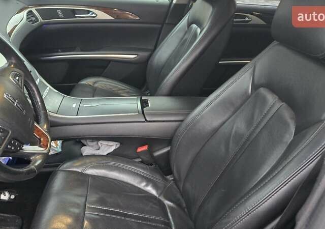 Лінкольн MKZ 2013 у Бродах на Automoto.ua Сірий Лінкольн MKZ, об'ємом двигуна 2 л та пробігом 244 тис. км за 13800 $, фото 16 на Automoto.ua