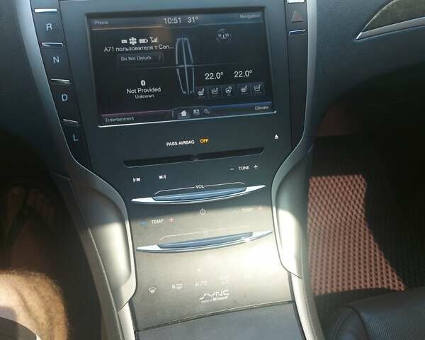 Серый Линкольн МКЗ, объемом двигателя 2 л и пробегом 180 тыс. км за 13000 $, фото 3 на Automoto.ua