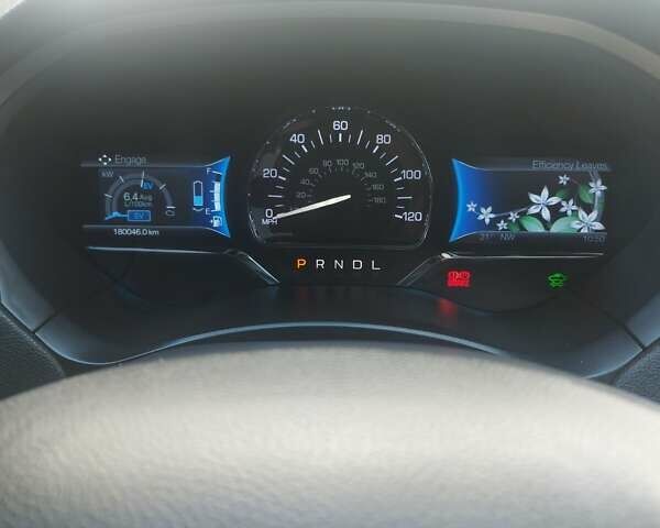 Серый Линкольн МКЗ, объемом двигателя 2 л и пробегом 180 тыс. км за 13000 $, фото 7 на Automoto.ua