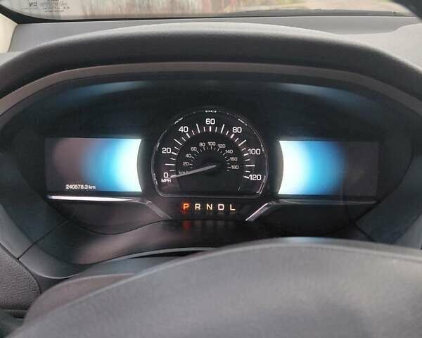 Серый Линкольн МКЗ, объемом двигателя 2 л и пробегом 240 тыс. км за 11000 $, фото 13 на Automoto.ua