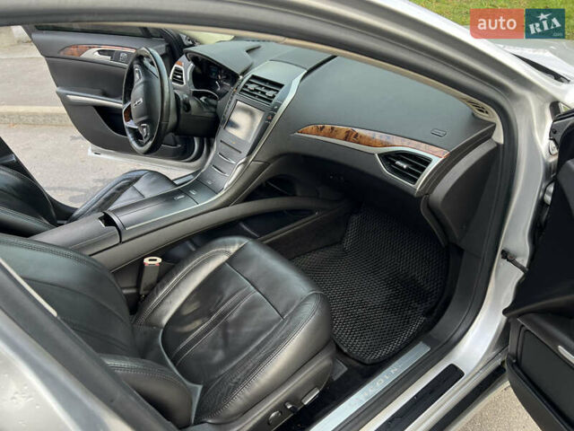Серый Линкольн МКЗ, объемом двигателя 2 л и пробегом 238 тыс. км за 11800 $, фото 3 на Automoto.ua