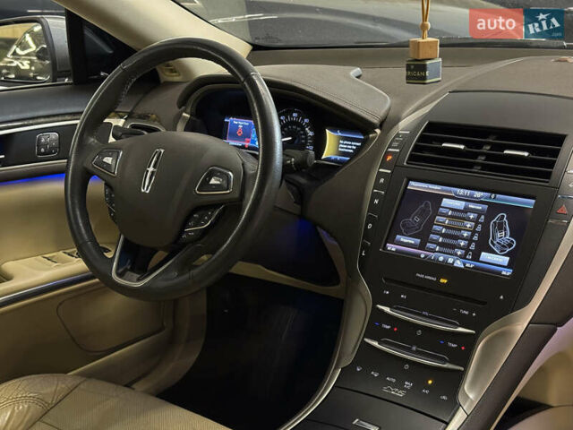 Сірий Лінкольн MKZ, об'ємом двигуна 2 л та пробігом 223 тис. км за 11699 $, фото 17 на Automoto.ua