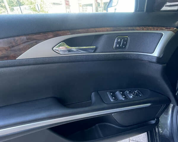 Сірий Лінкольн MKZ, об'ємом двигуна 2 л та пробігом 190 тис. км за 12000 $, фото 5 на Automoto.ua