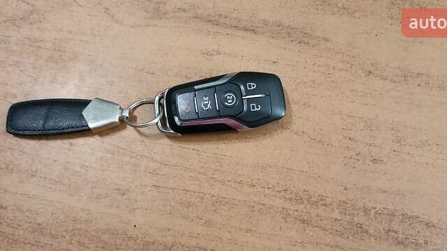 Серый Линкольн МКЗ, объемом двигателя 0 л и пробегом 112 тыс. км за 14900 $, фото 6 на Automoto.ua