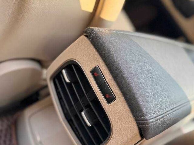 Серый Линкольн МКЗ, объемом двигателя 2 л и пробегом 82 тыс. км за 14500 $, фото 8 на Automoto.ua